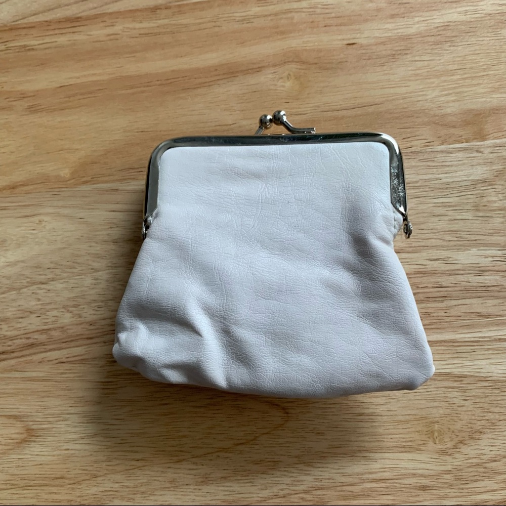 White Rose Coin Purse - Picture 2 of 4